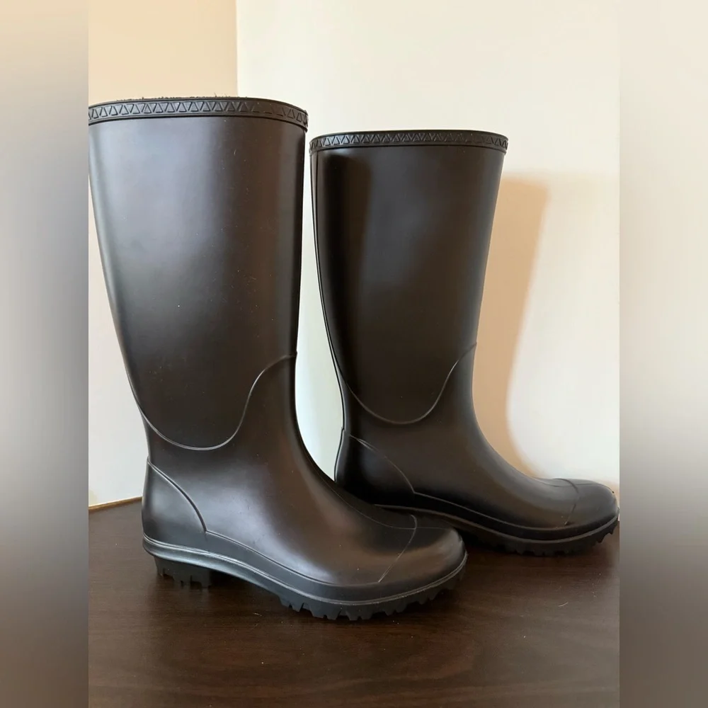 UGG Black Winter & Rain Boots size 7 NWOT