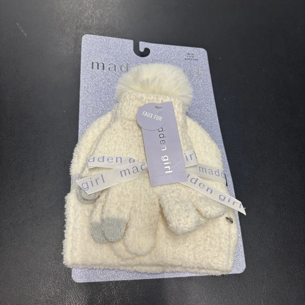 Madden Girl Faux Fur 2 Piece Set White Hat Gloves One Size New‎ With Tags