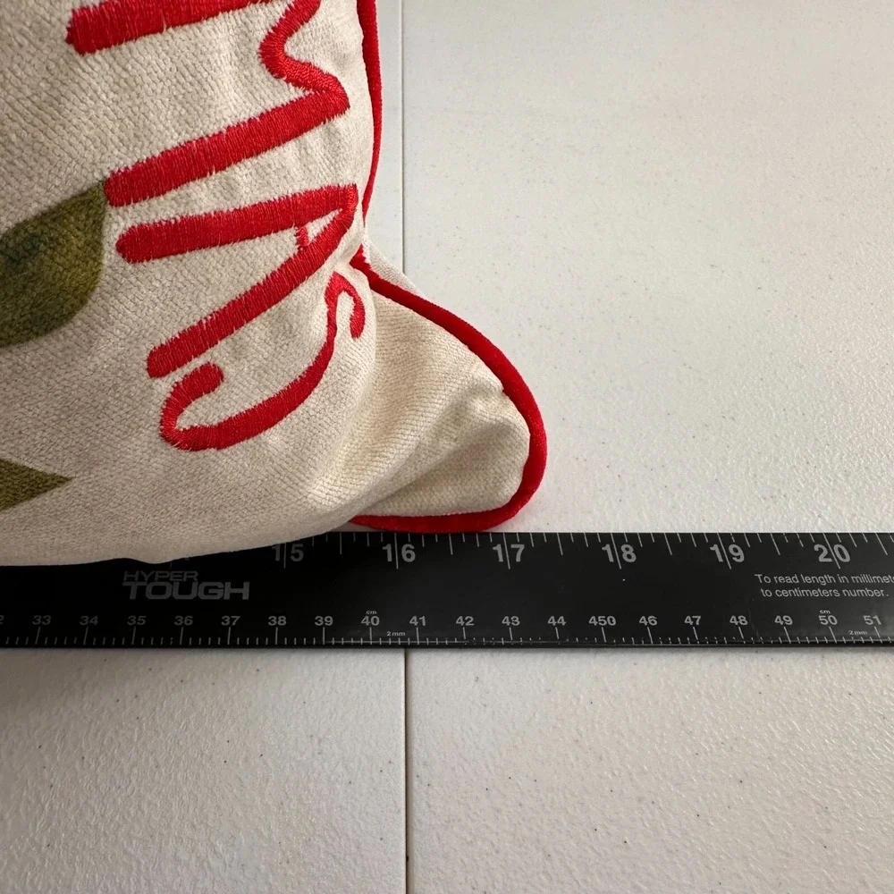 Arden Cove holiday red