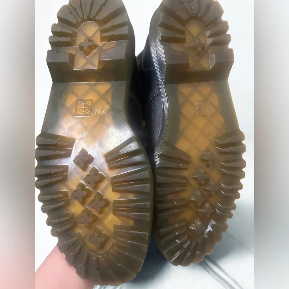 Dr. Martens air signature