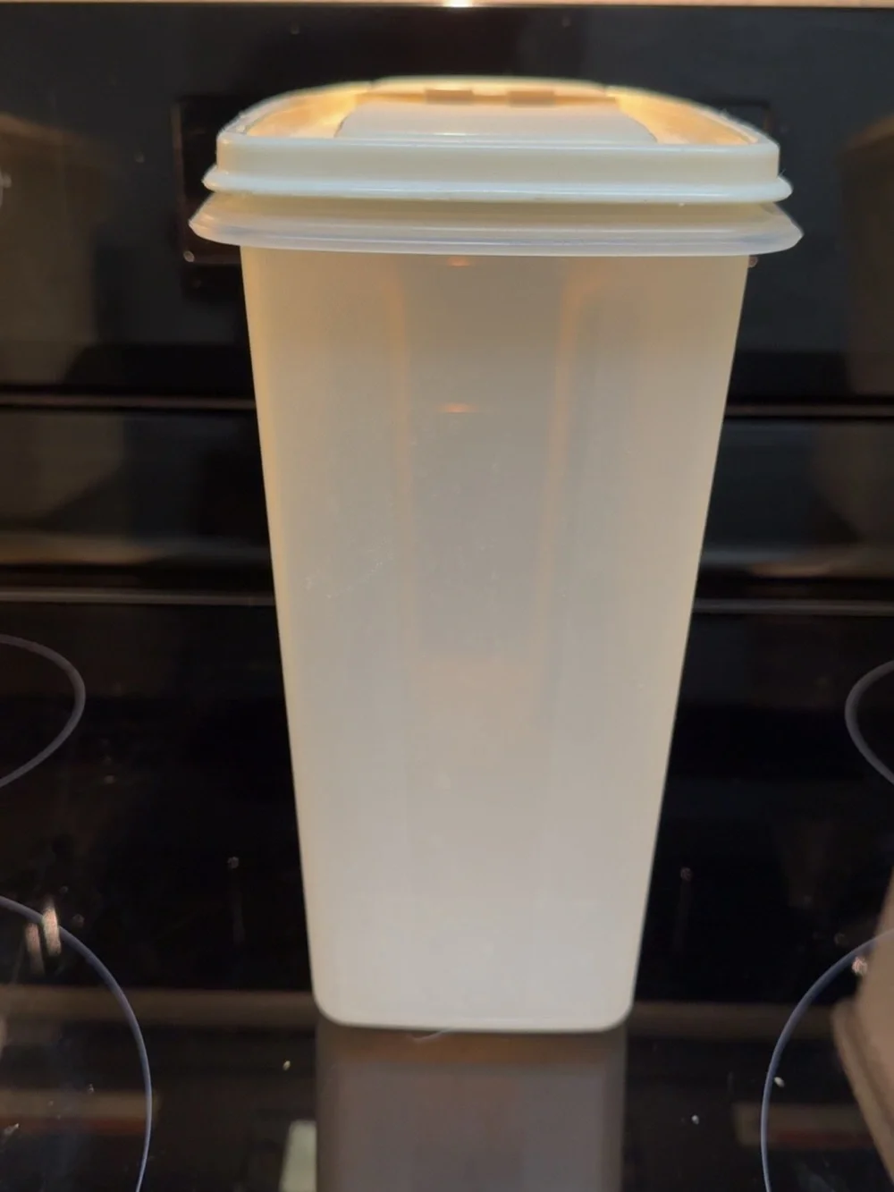 VTG Rubbermaid Plastic Food Storage Containers x3 with Lid - Cream