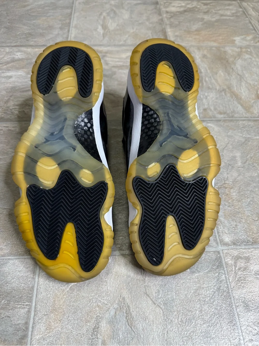 Jordan shiny black