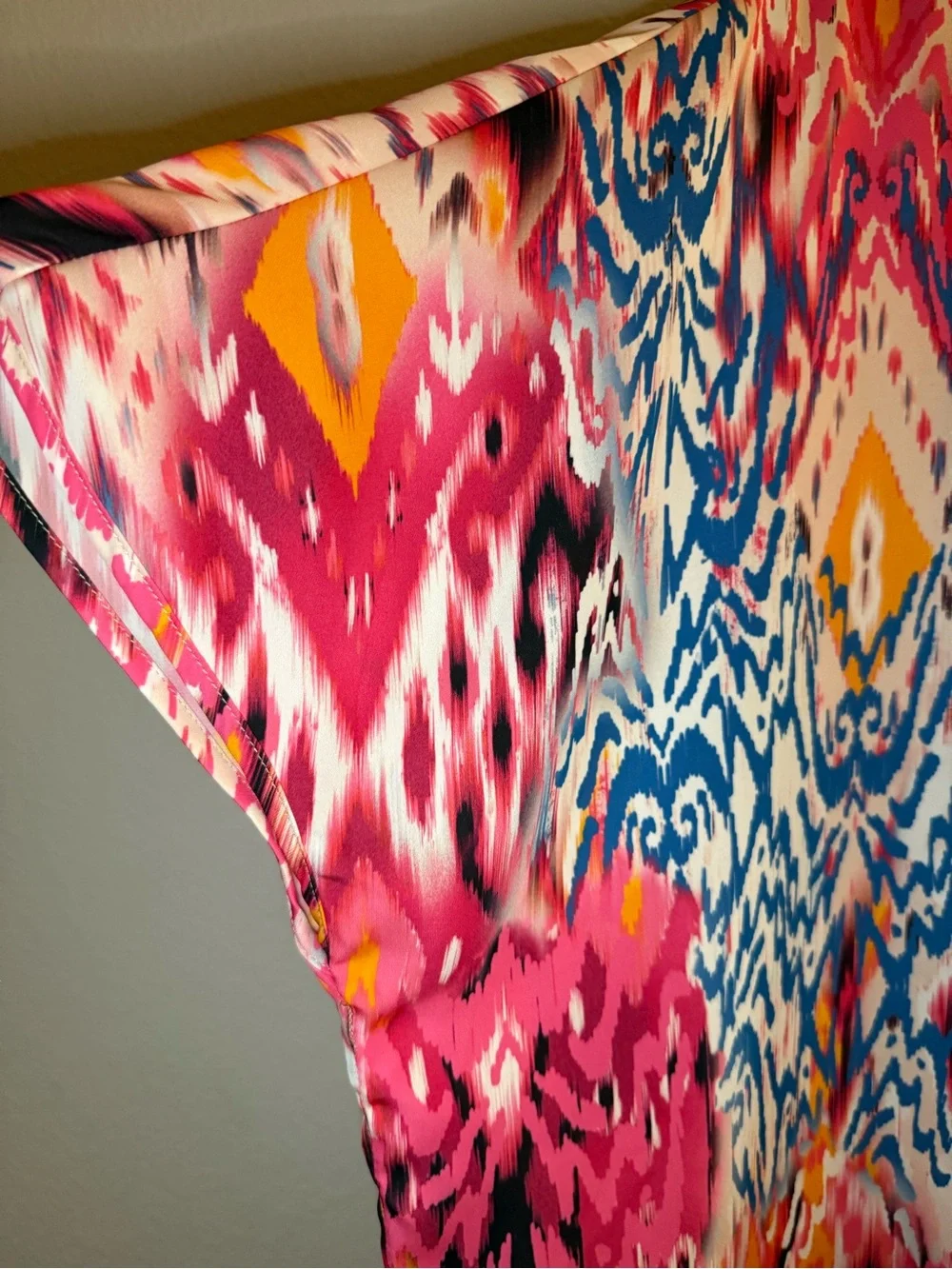 Chico's Multicolor Ikat V-Neck Short Sleeve Blouse