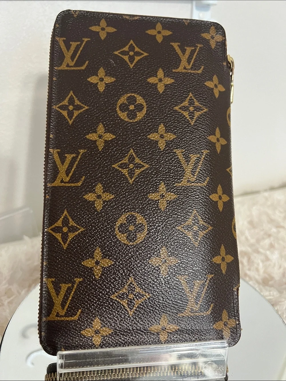 Louis Vuitton closure no