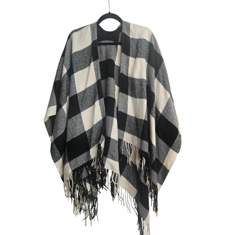 Buffalo Plaid Poncho Wrap Black White Checkered Fringed Shawl Cape Womens