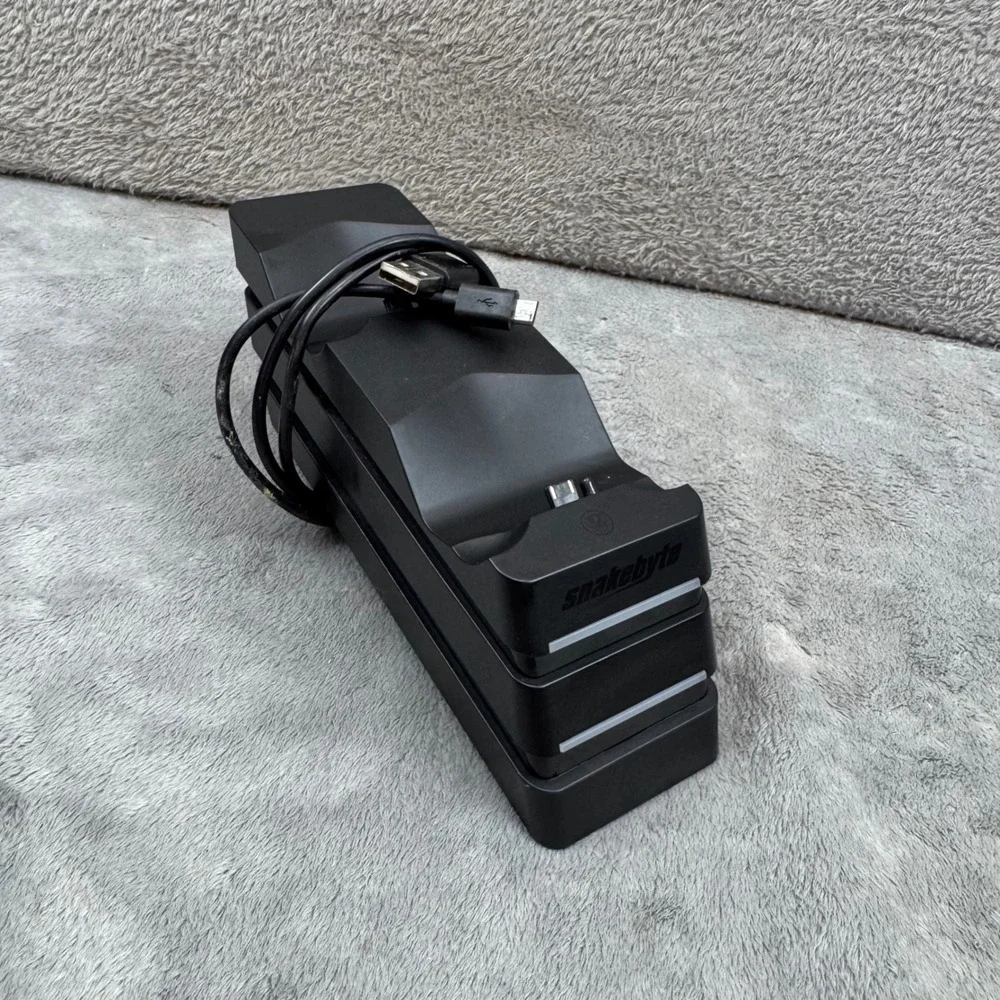 Snakebyte Twin:Charge 4 PS4 Controller Charger Black Dual Charging Dock