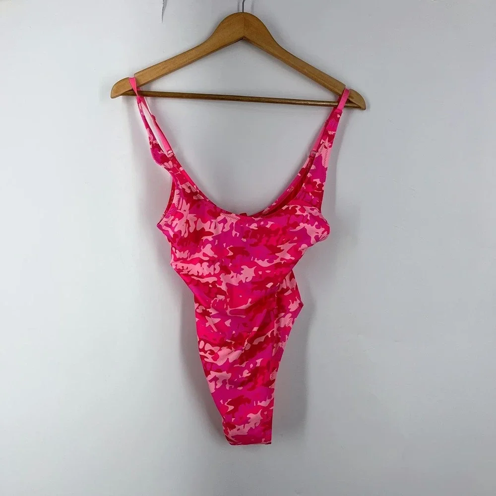 SKIMS Recycled Swim Scoop Neck One Piece Pink Camo Swimsuit Women's M NWT