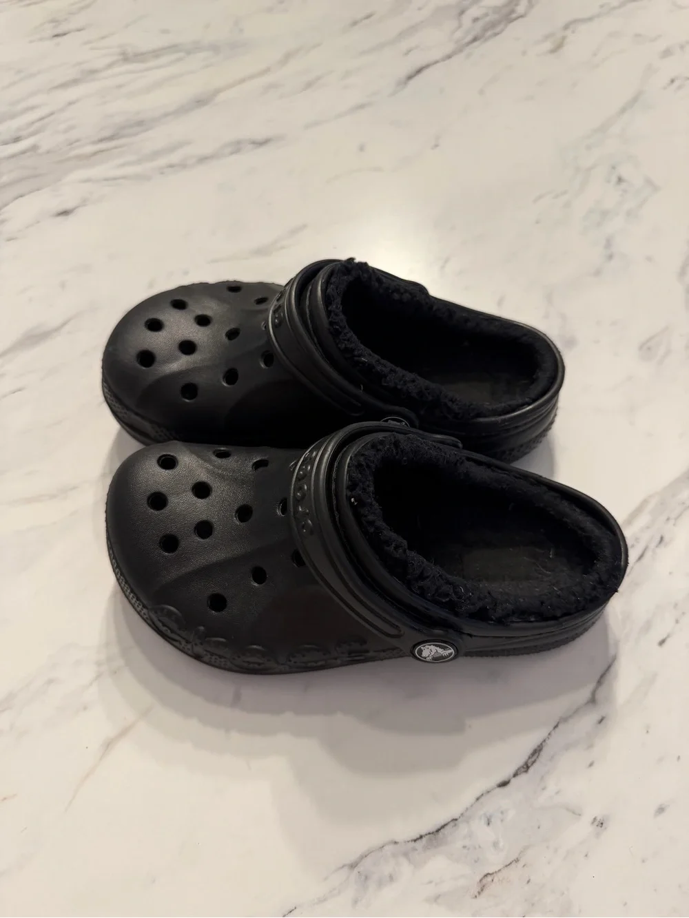 CROCS like black son