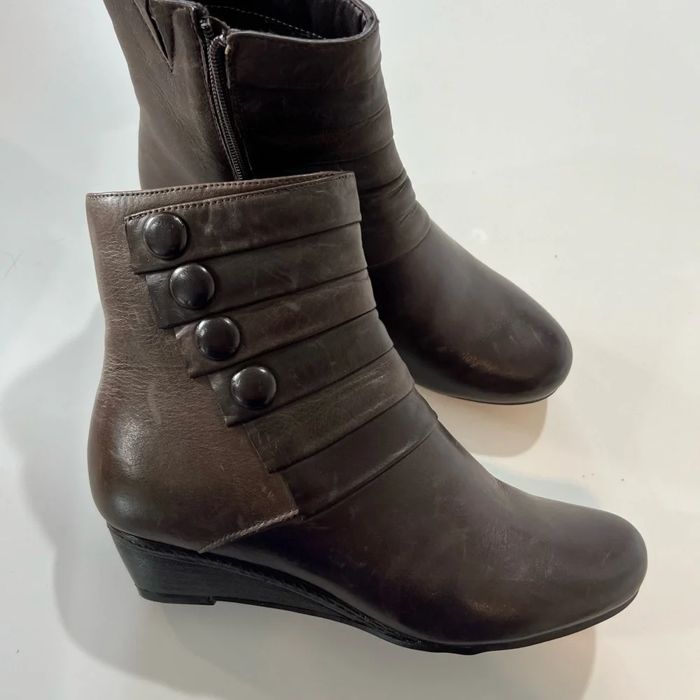Spring Step ideal wedge booties