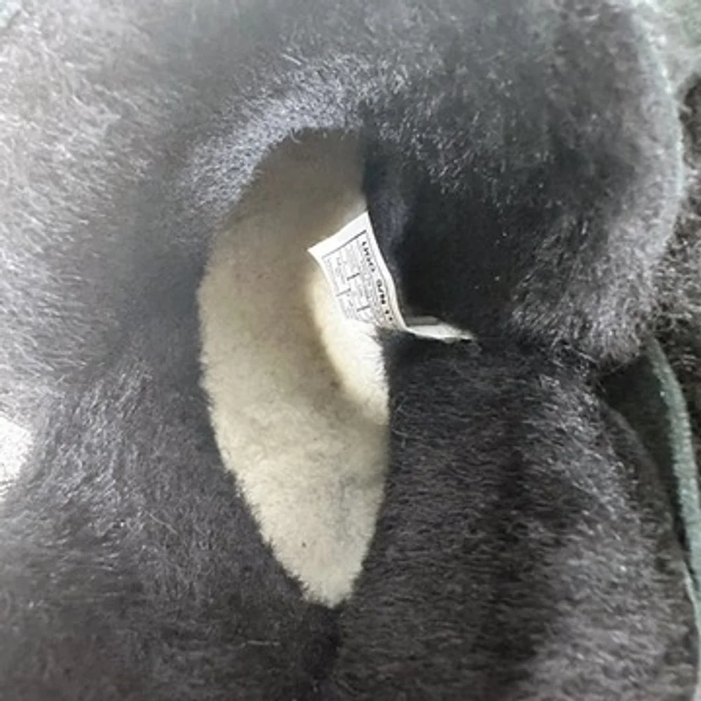 UGG romely black