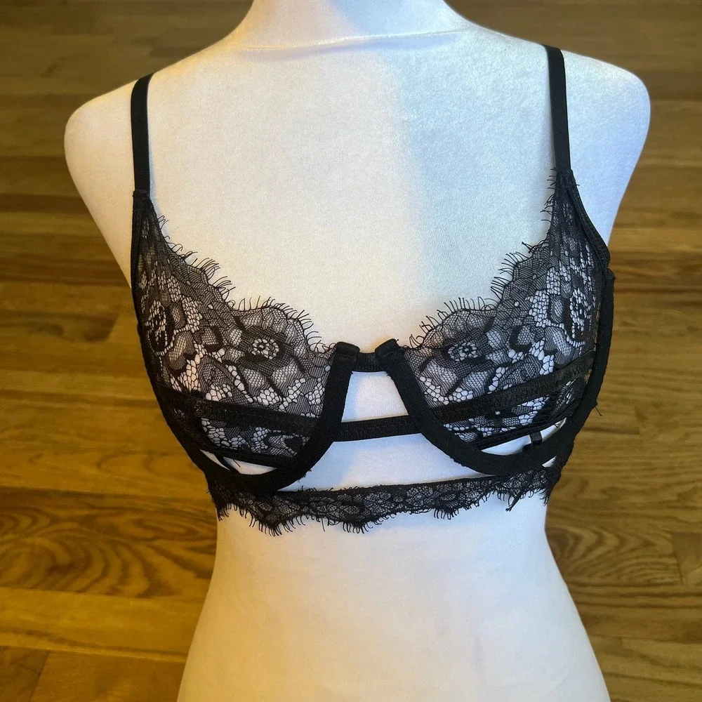 PrettyLittleThing eye support underwire