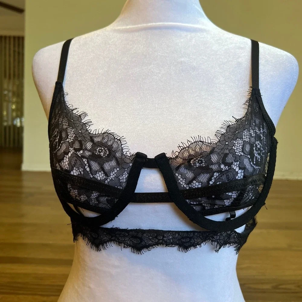 PrettyLittleThing sexy out underwire