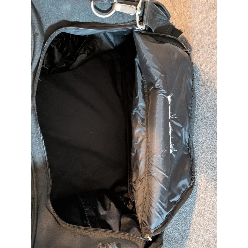 Nike Golf Adult Unisex Medium Duffel Black Bag Carry On