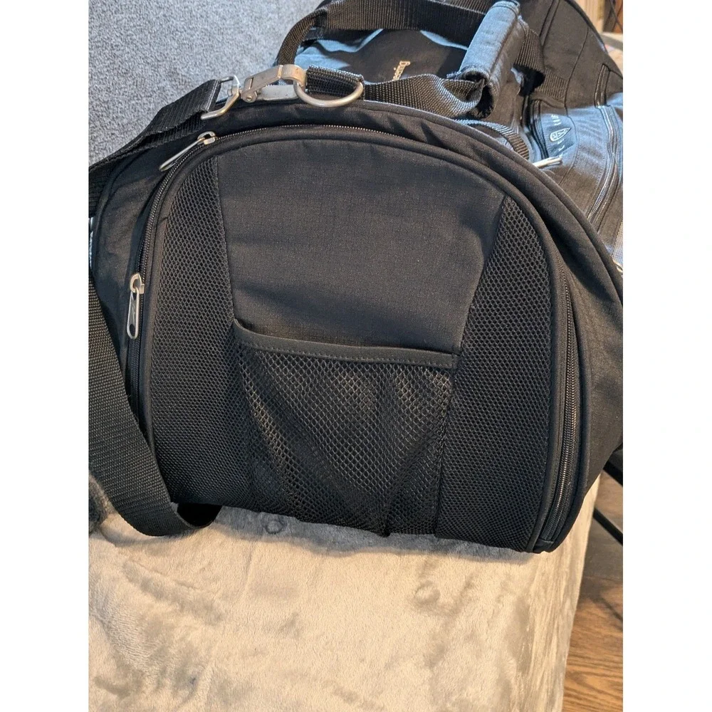 Nike Golf Adult Unisex Medium Duffel Black Bag Carry On