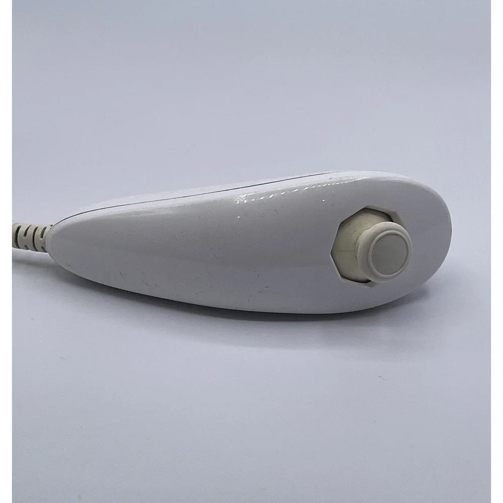 Nintendo Wii Official Authentic OEM White Nunchuck Controller‎ RVL-004 Tested