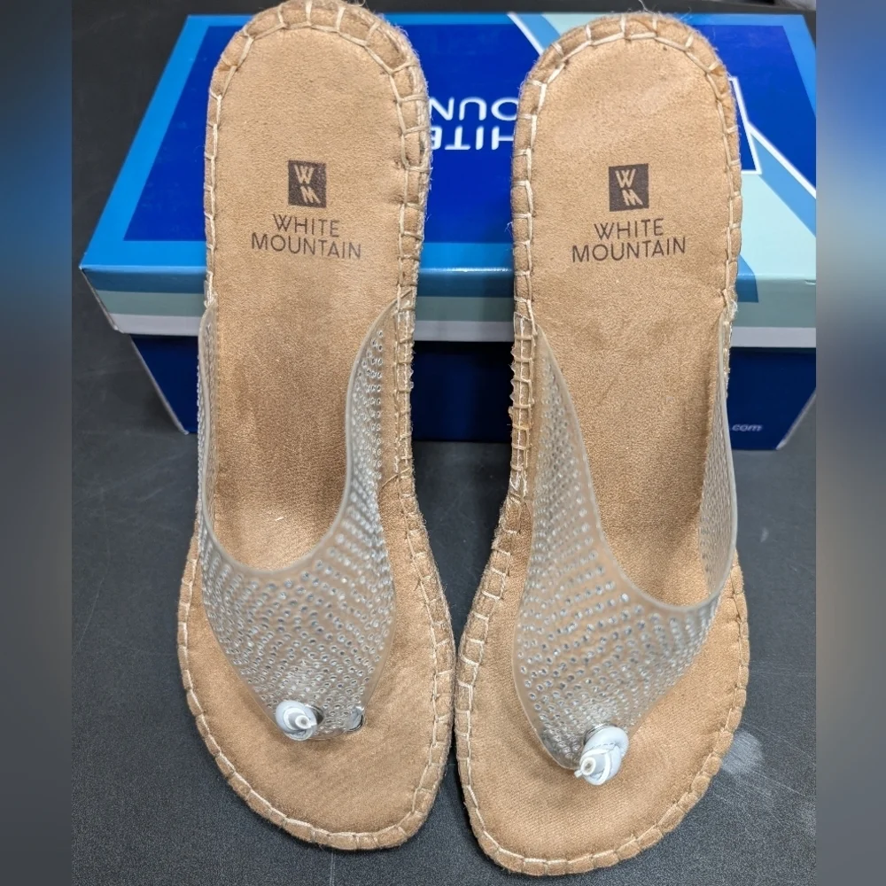 White Mountain footbed featuring