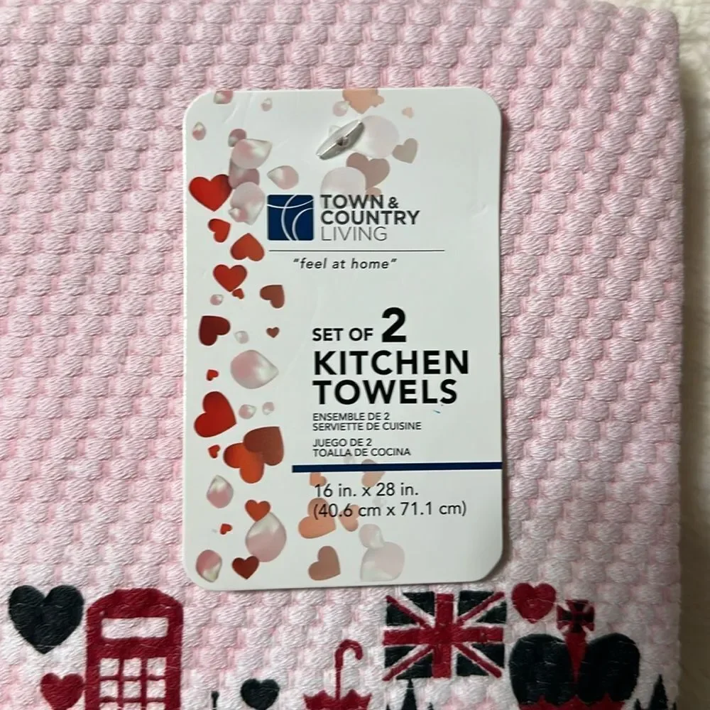 Town & Country Living nwt few