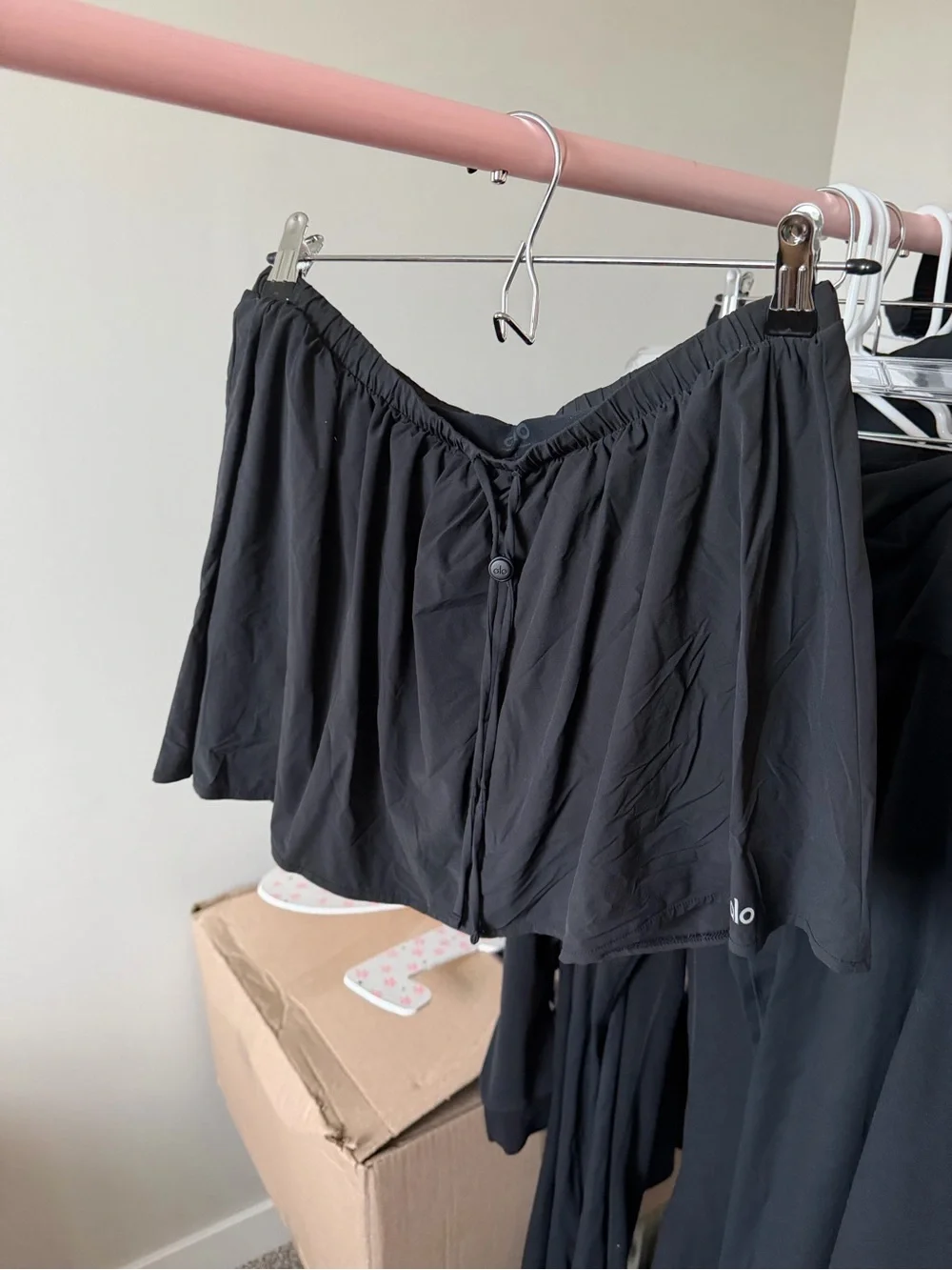 ALO breezy skirt
