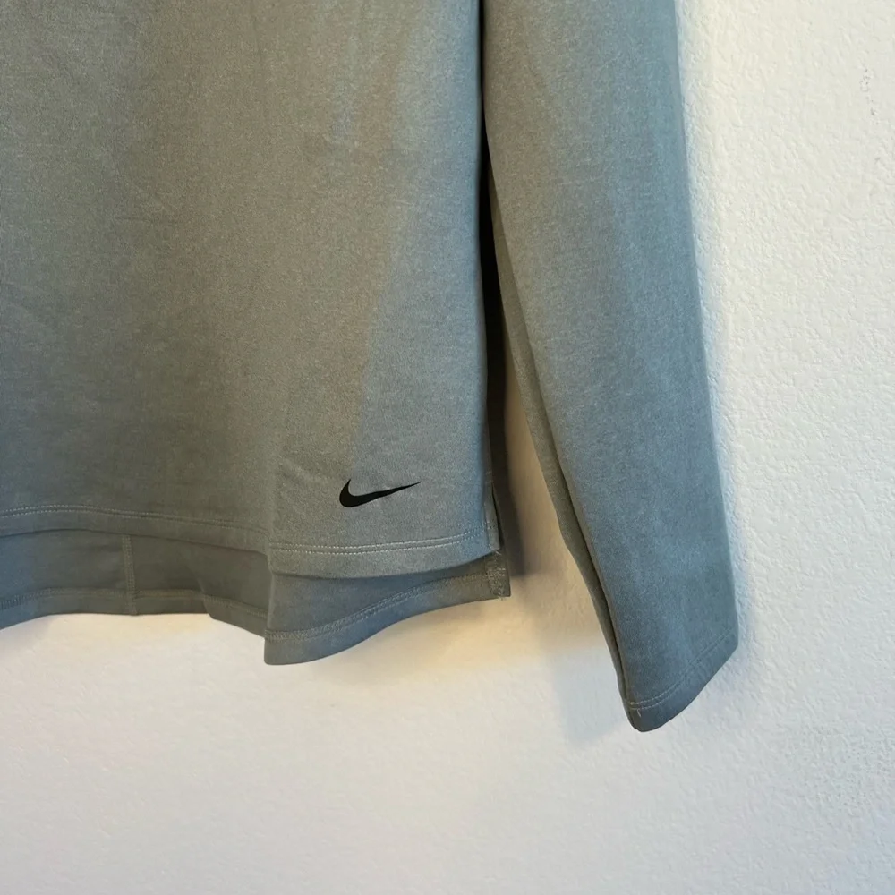 Nike top women’s