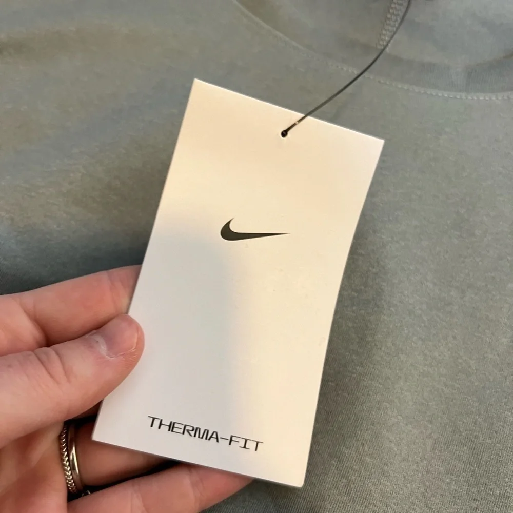 Nike tags new
