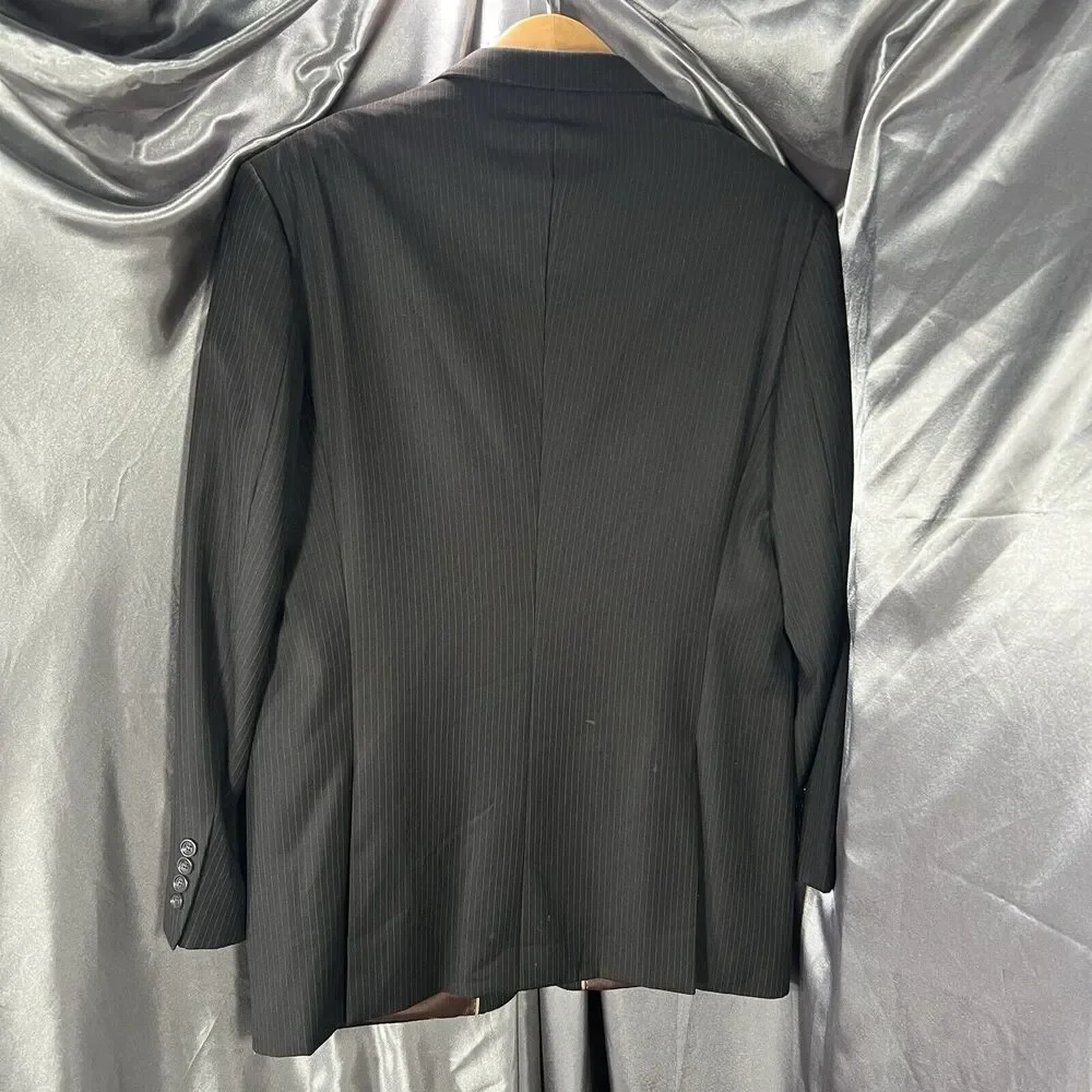 Caravelli seen pants