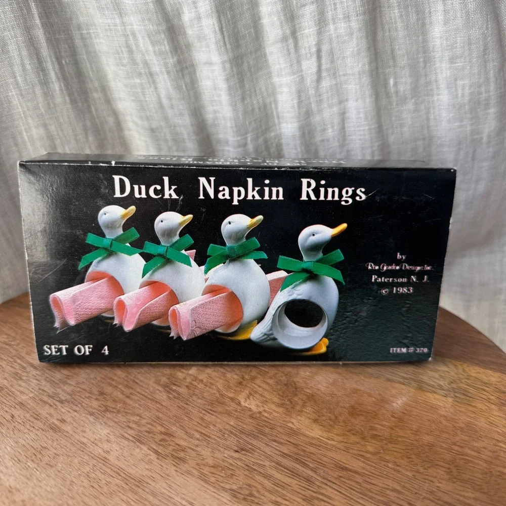 Vintage 1983 Country Duck Napkin Ringa Ceramic Set of 4 White Blue Bow *READ