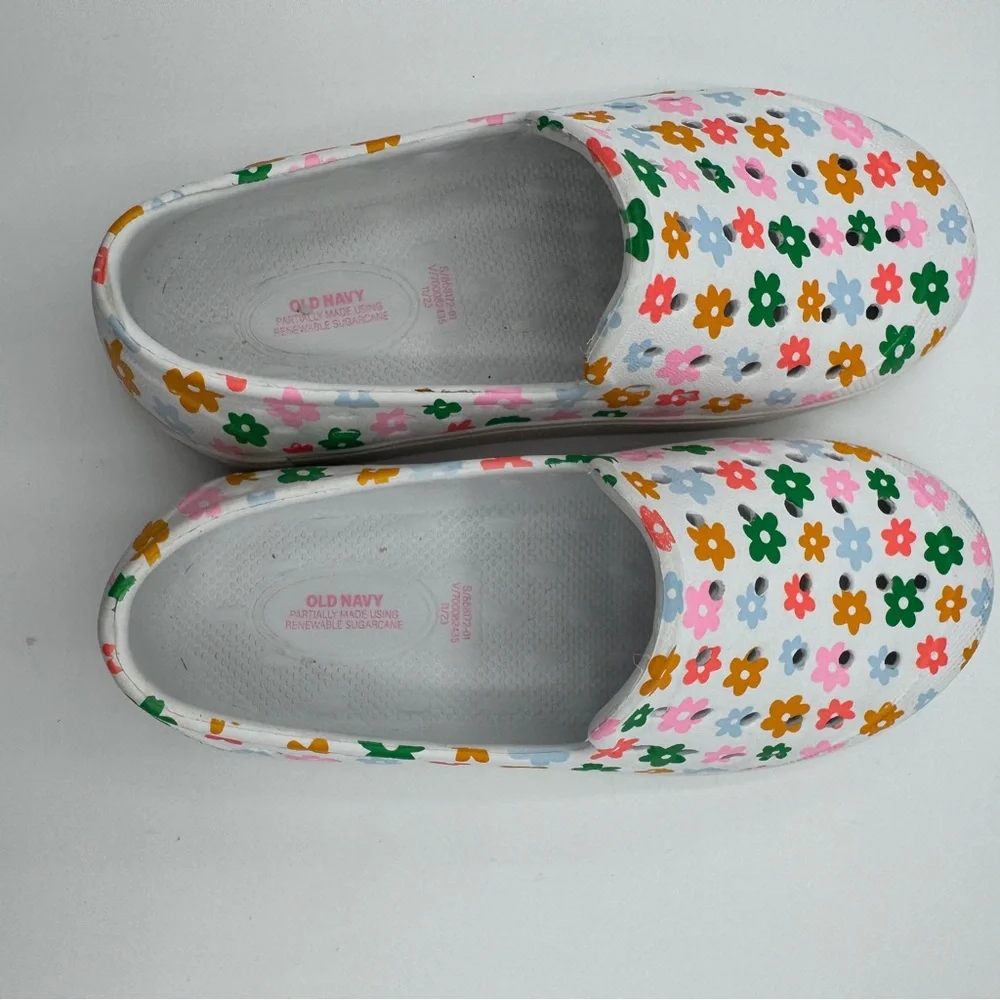 Old‎ Navy Flower Slip-On Shoes 10c