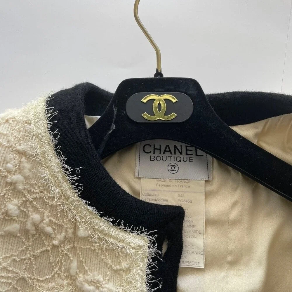 CHANEL 1994 Runway Tweed Jacket CC Buttons Boucle Iconic Collectable Size 42 EUC