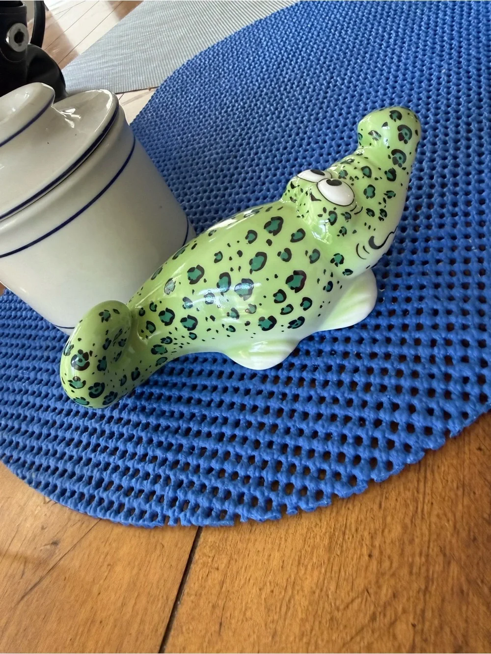 GOEBEL Porcelain Crocodile Sugar Shaker – “Conrad the Crocodile”. Hard to Find