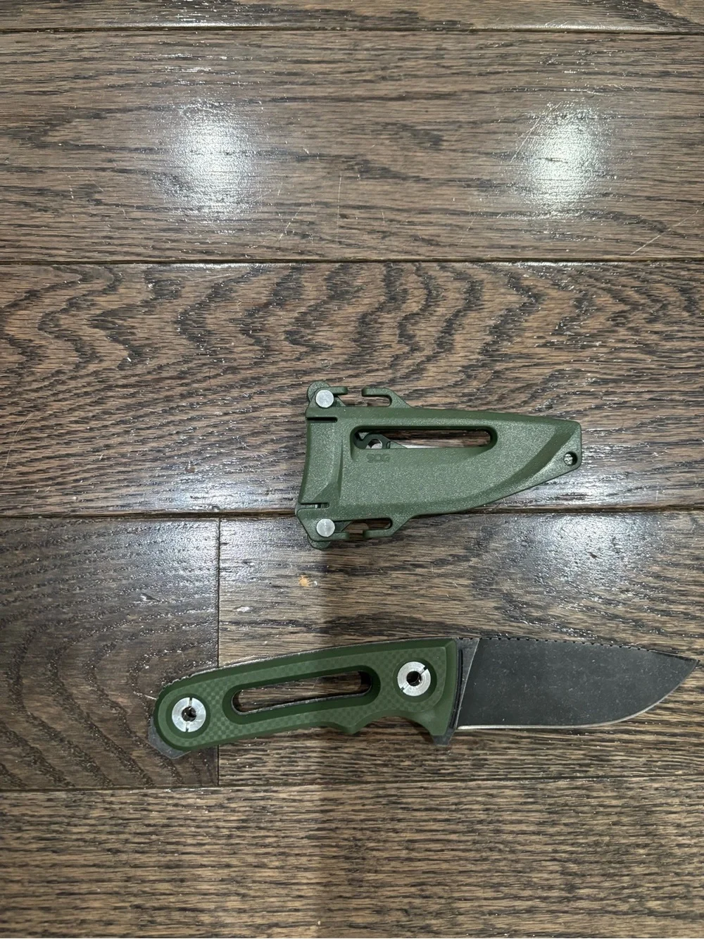 EDC Compact Green Fixed-Blade Knife with Sheath