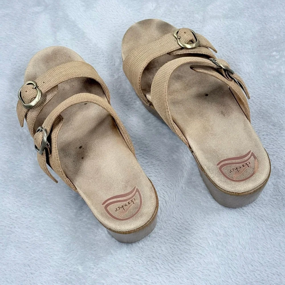 Dansko Sophie Wedge Sandals Womens 40 Tan Leather Double Strap Buckle Slides
