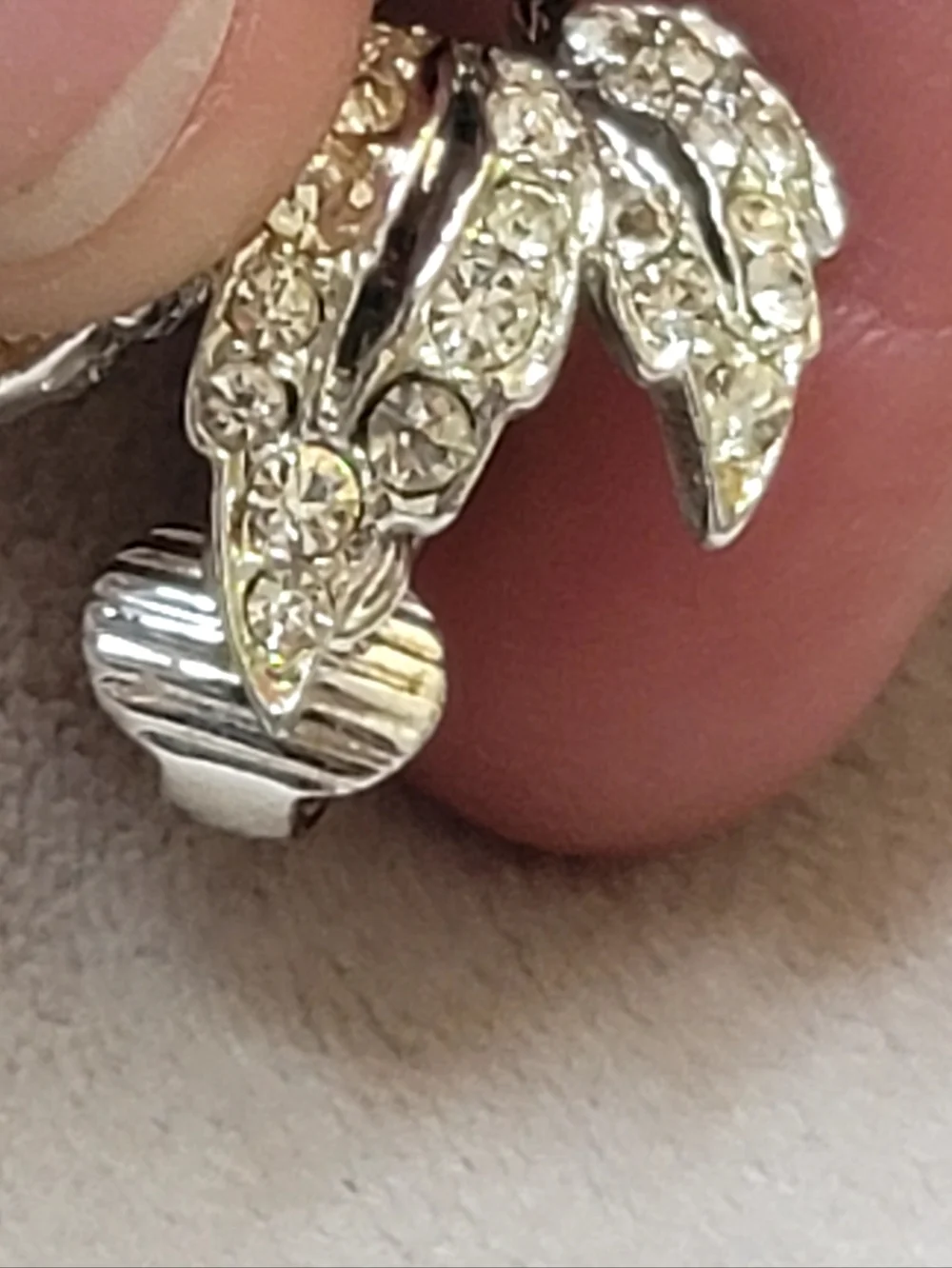 Vtg BOUCHER Clip Earrings Silvertone Rhinestone Leaf Signed (Rhodium Plating)