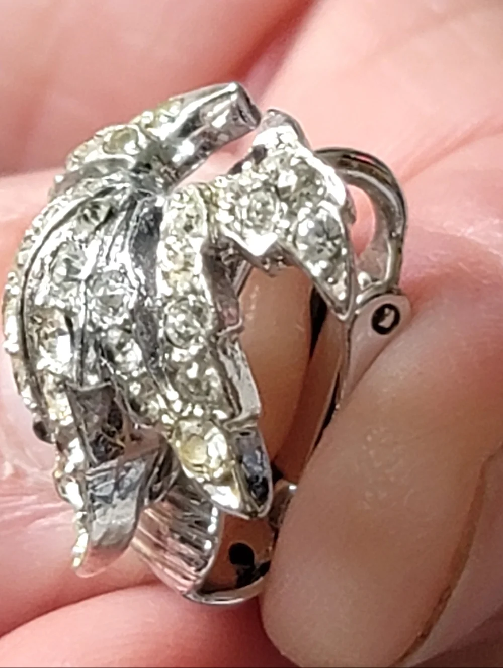 Vtg BOUCHER Clip Earrings Silvertone Rhinestone Leaf Signed (Rhodium Plating)
