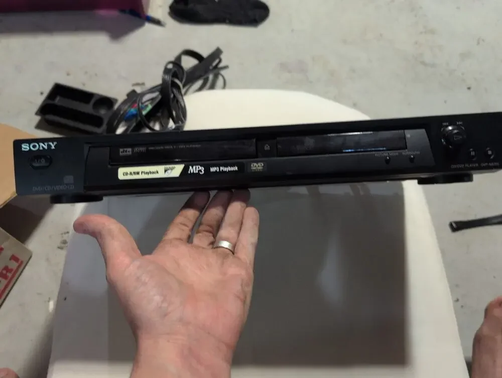 Sony DVP-NS315 CD/DVD Player with Dolby Digital CD MP3 Playback No Remote