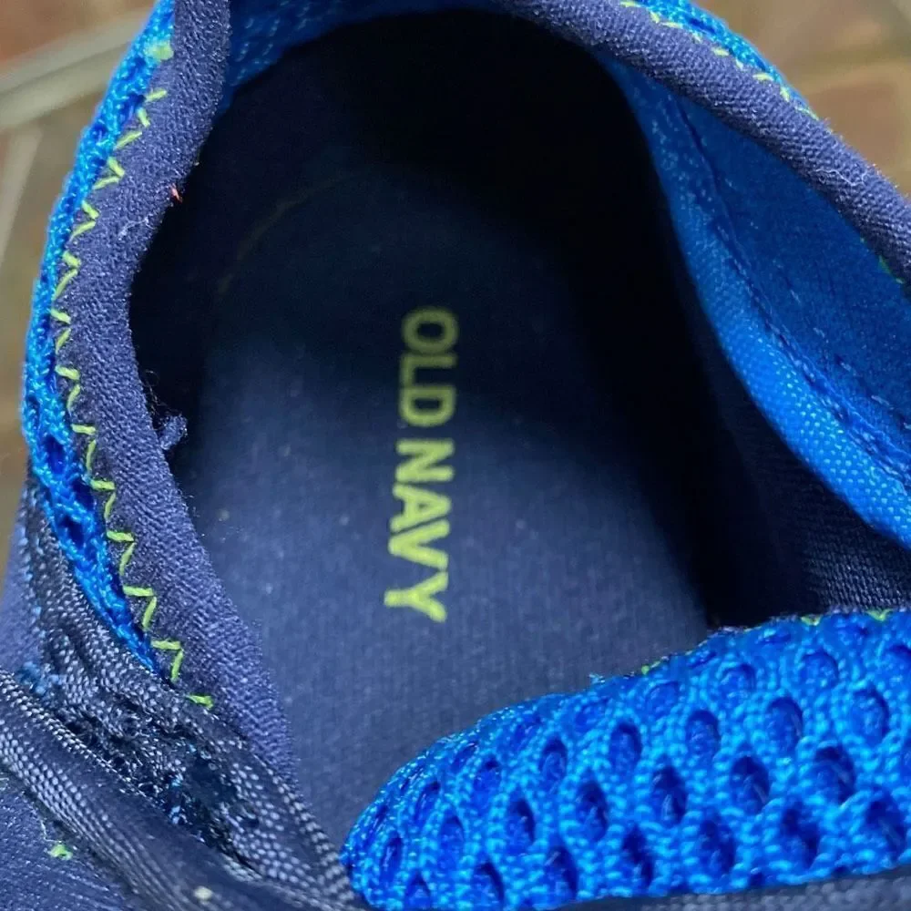 Old Navy Blue Water Shoes Size 10