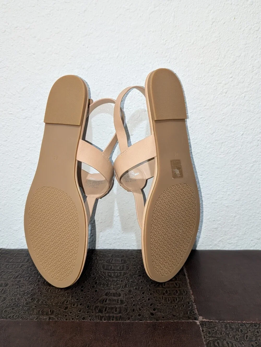 Tory Burch Claire Flat Thong Sandals Size 9.5