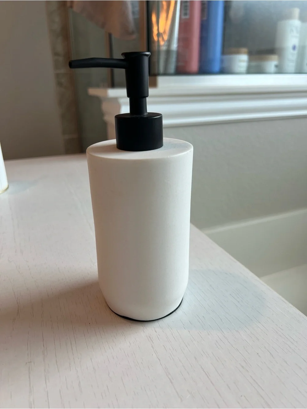 N/A minimal white