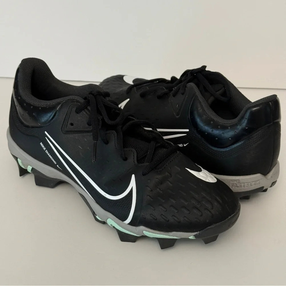 Nike Women Hyperdiamond 4 Keystone Black/White/Mint - Size 9  Women