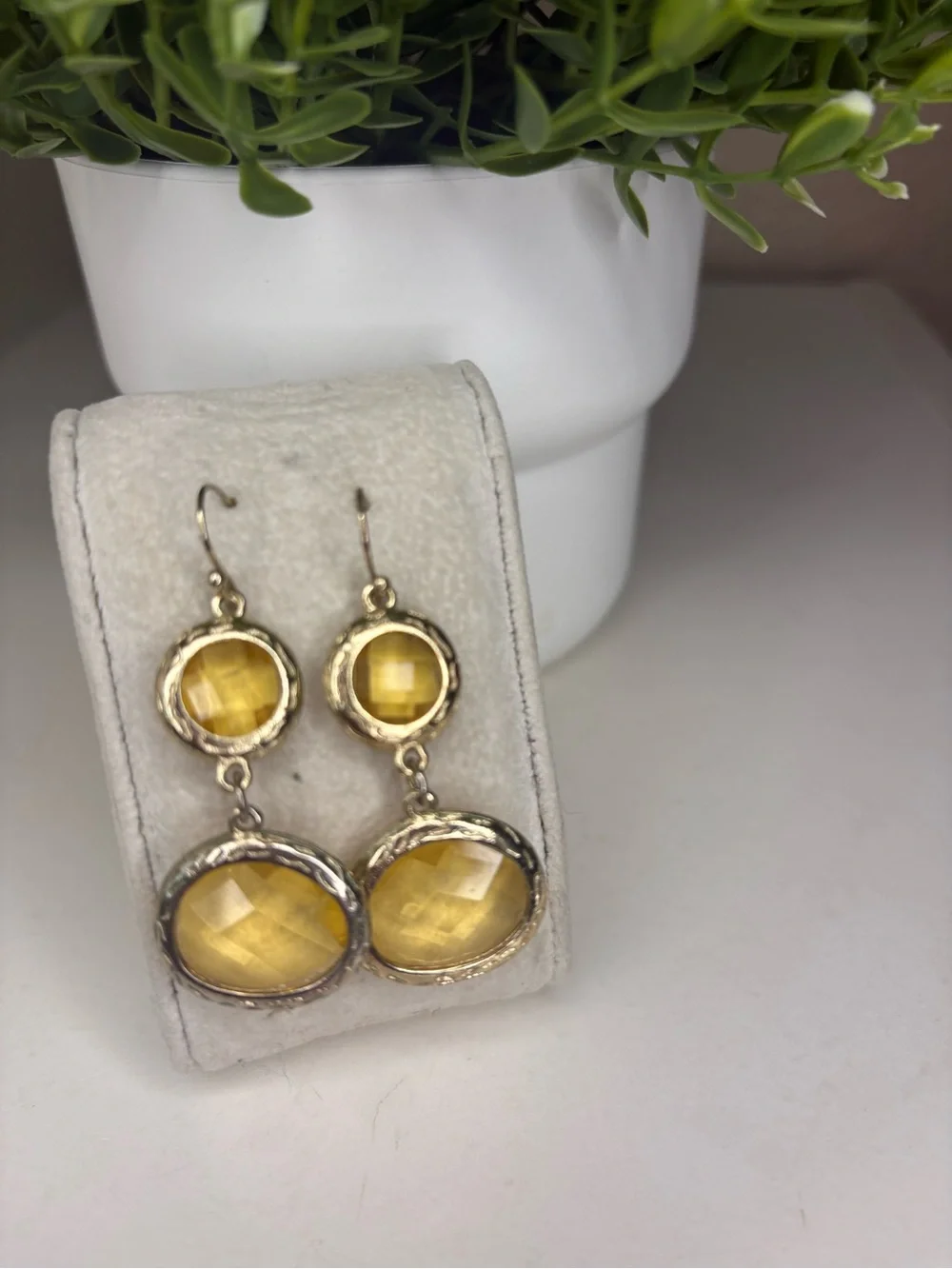Vintage Gold Tone Citrine Yellow Faceted Glass Drop Dangle Statement Earrings