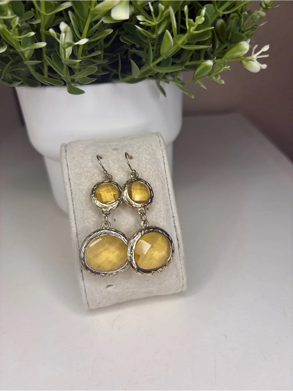 Vintage Gold Tone Citrine Yellow Faceted Glass Drop Dangle Statement Earrings