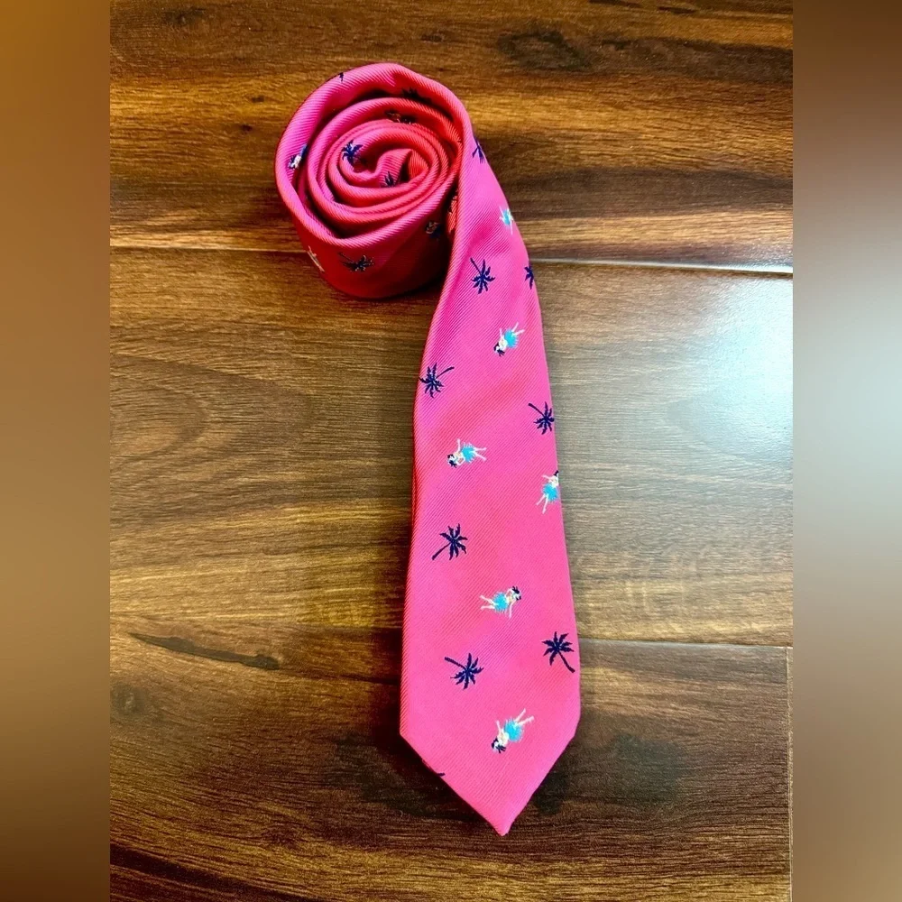 AMERICAN EAGLE Outfitters Pink Tie with Fun Patterns