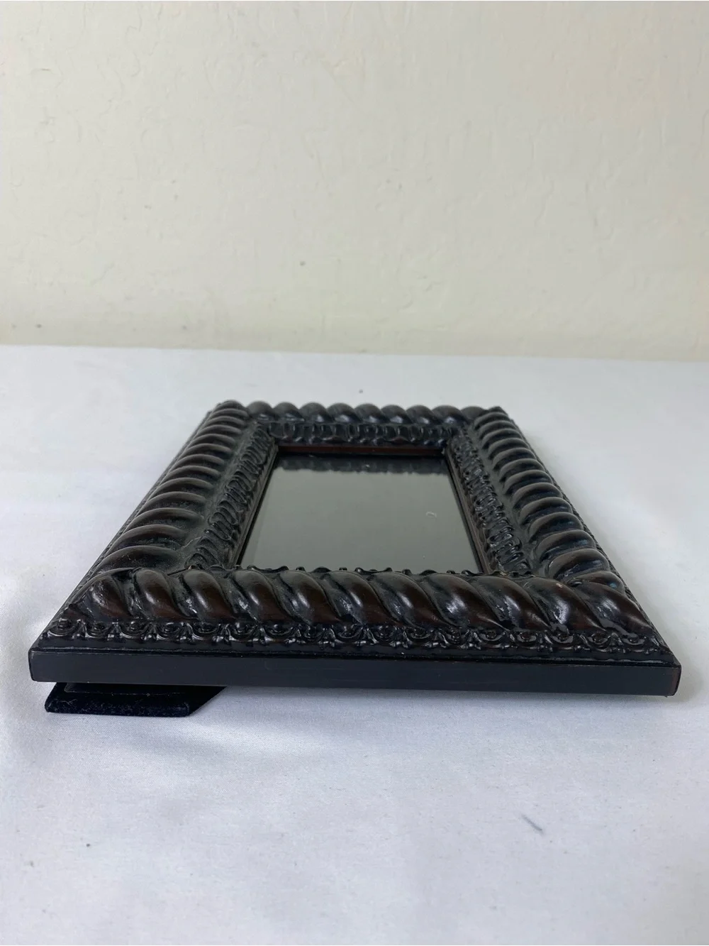 N/A ornate wood it’s