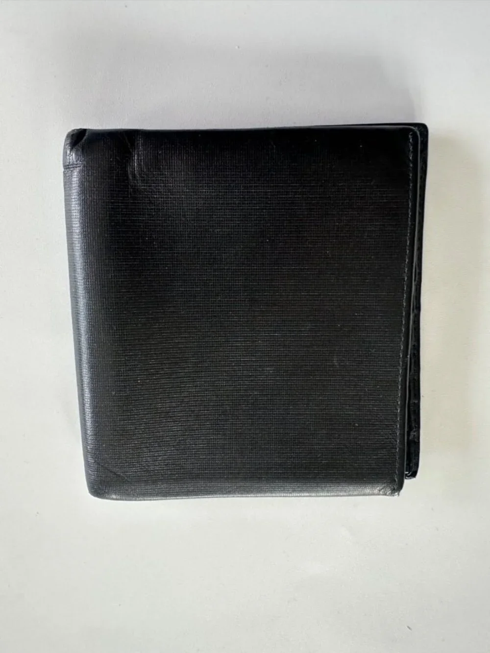TUMI Black Leather Bifold Wallet Slim Profile