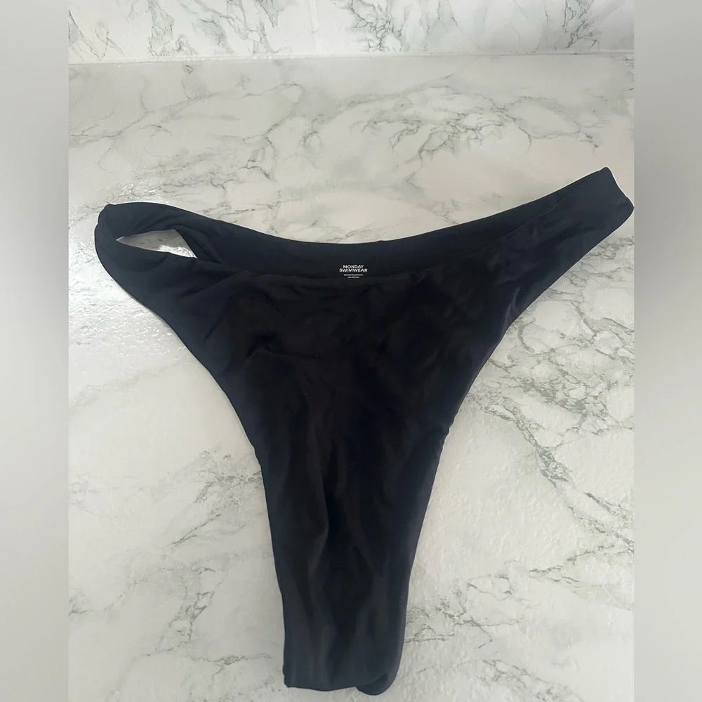 Monday Swimwear reposhing this