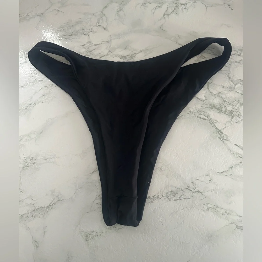 Monday Swimwear reposhing this