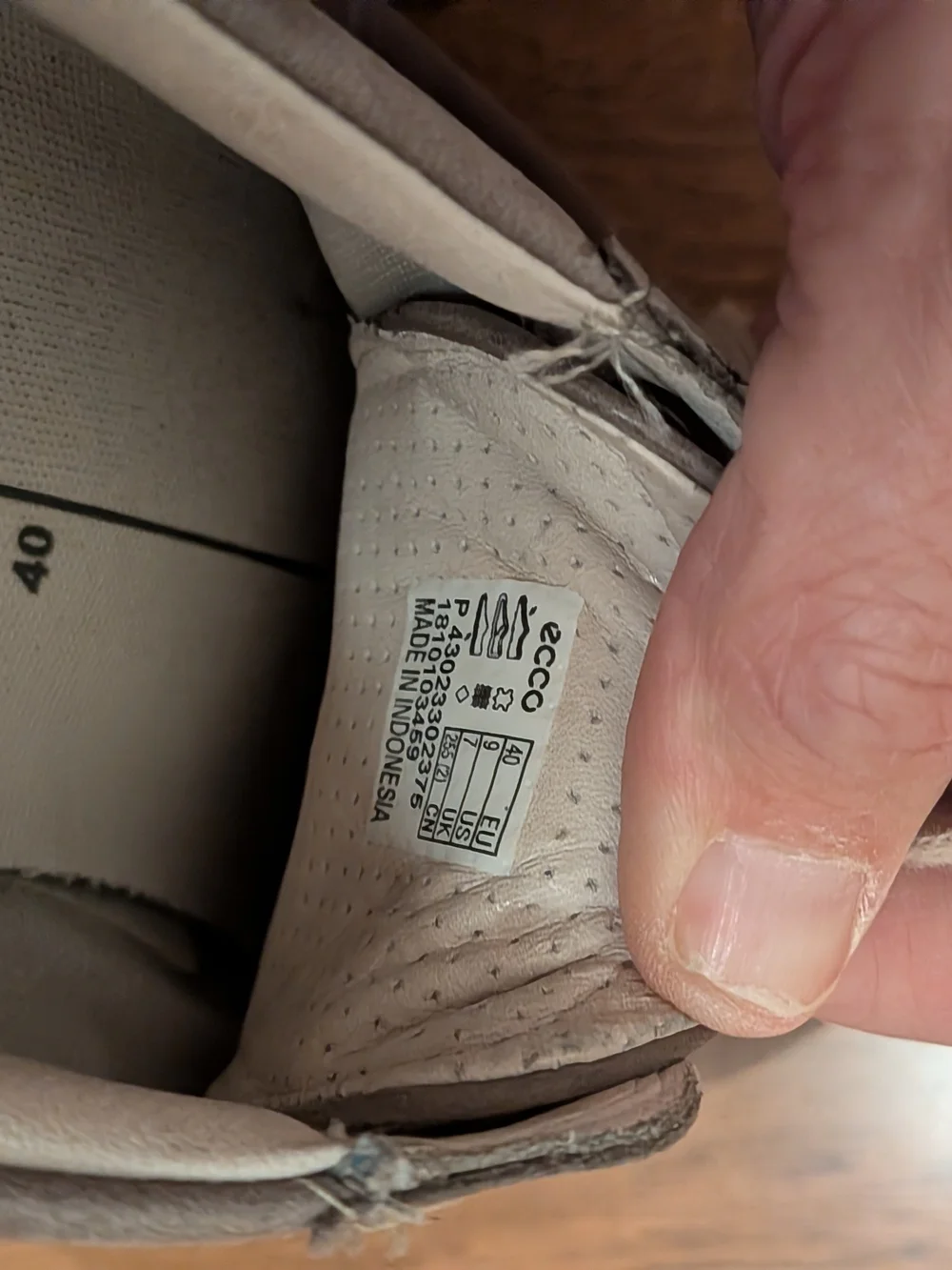 Ecco Taupe Leather Lace-Up Sneaker
