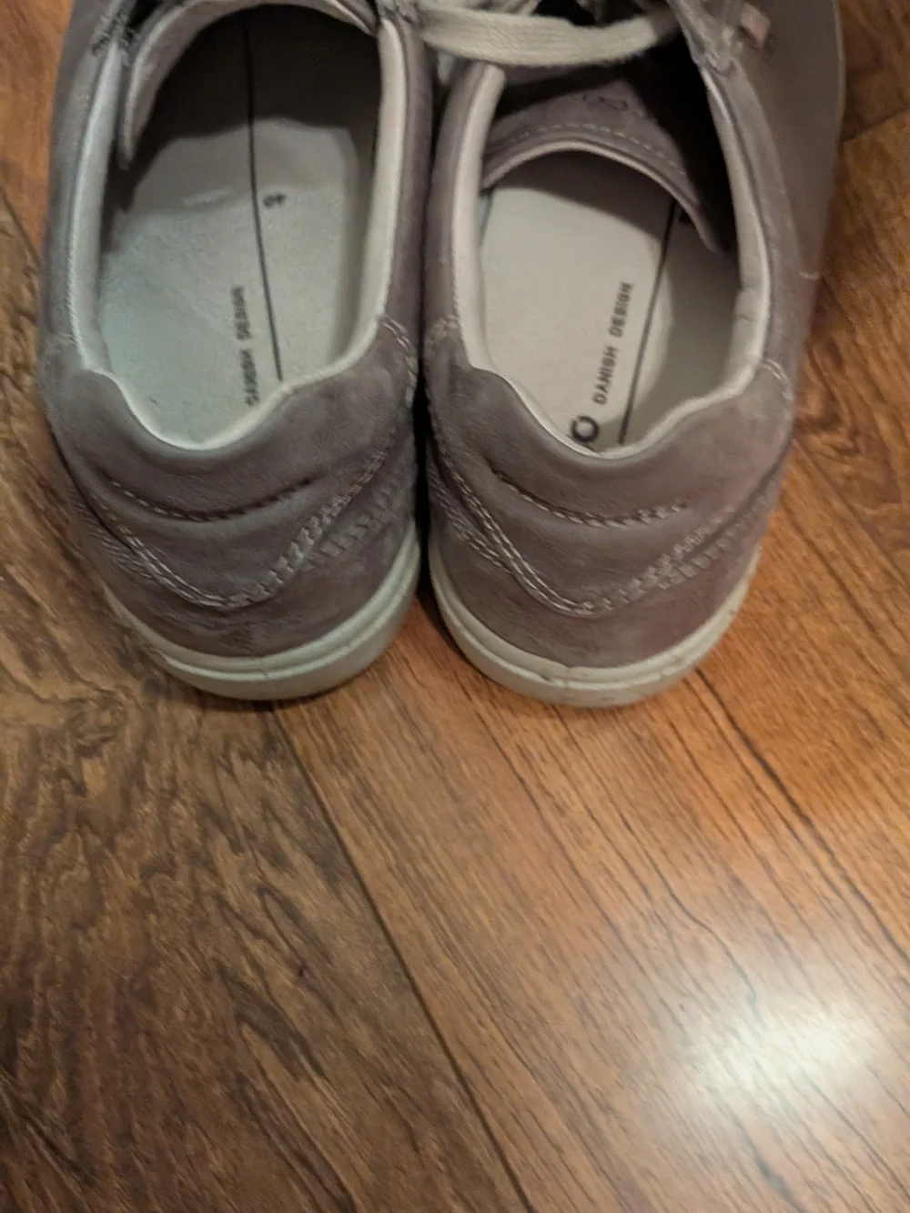 Ecco Taupe Leather Lace-Up Sneaker