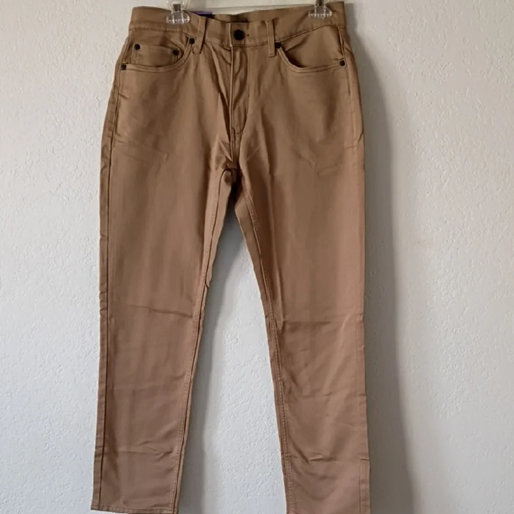 Banana Republic elegant light