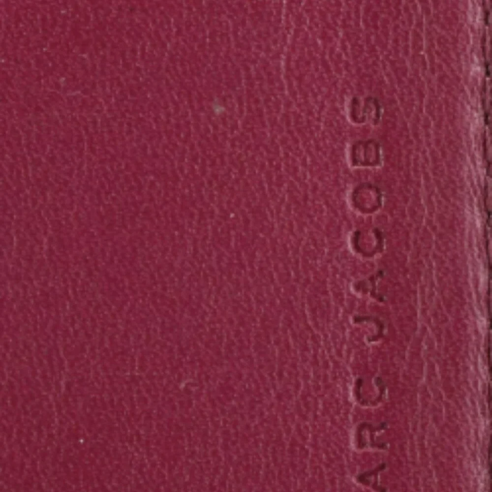 Marc Jacobs this listing