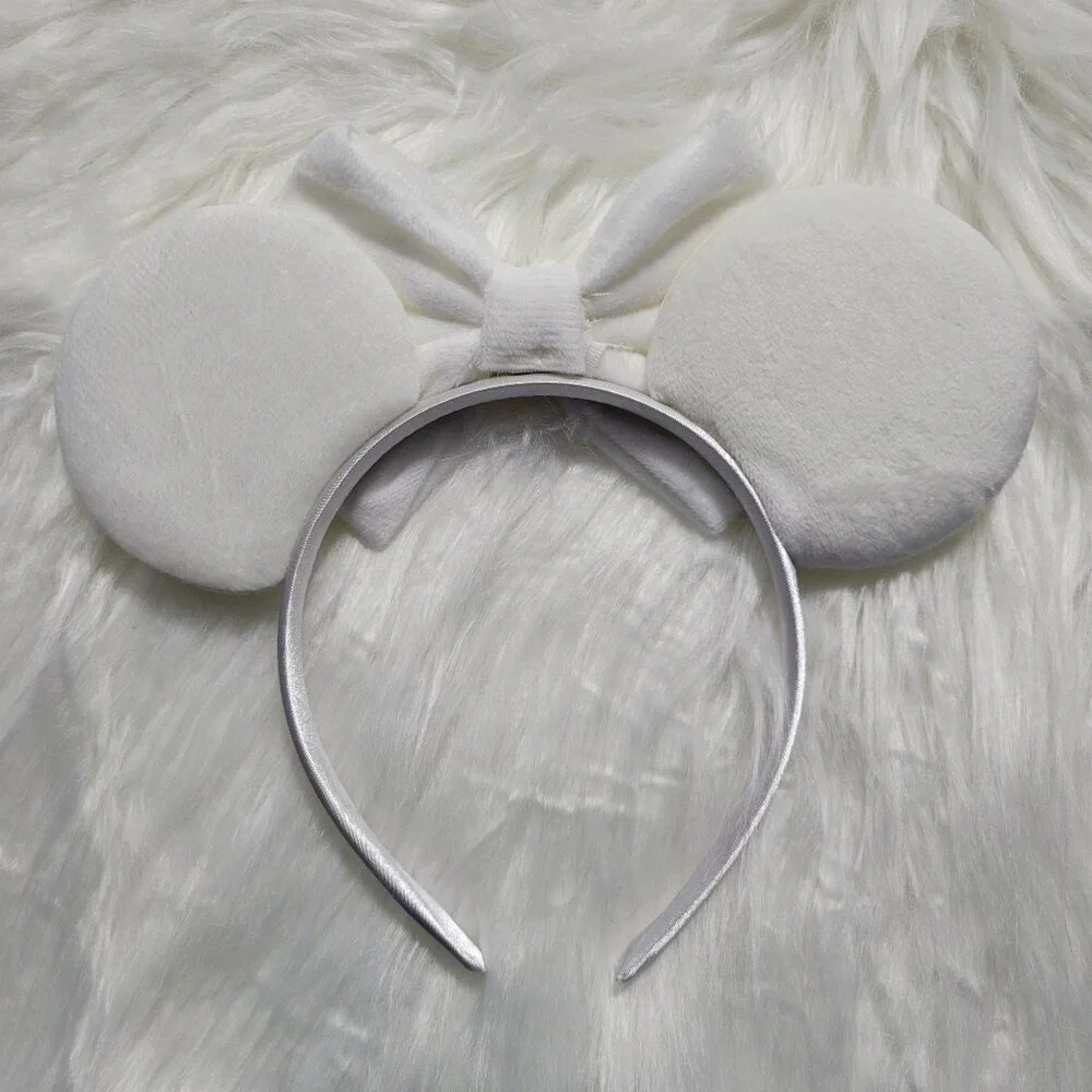 Disney faux pearl